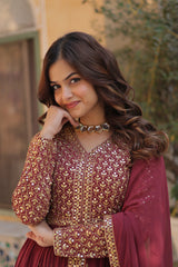 Readymade magenta ethnic wear set for women